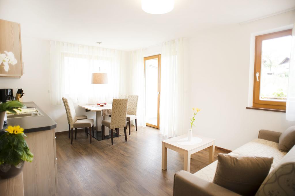 Pruensterhof Schenna Apartment Room photo