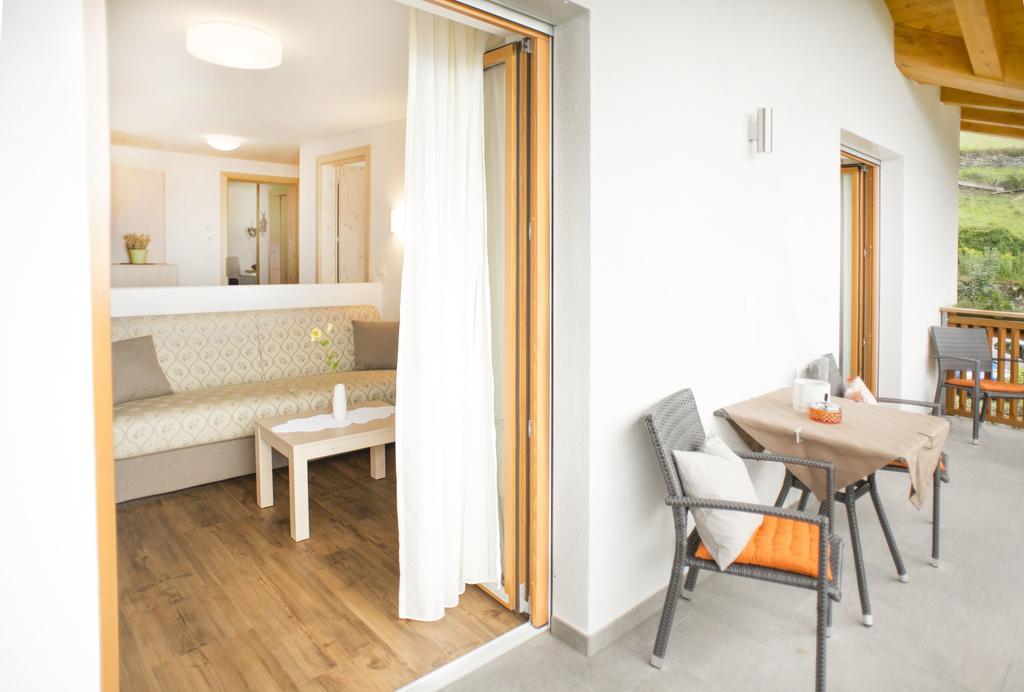 Pruensterhof Schenna Apartment Room photo